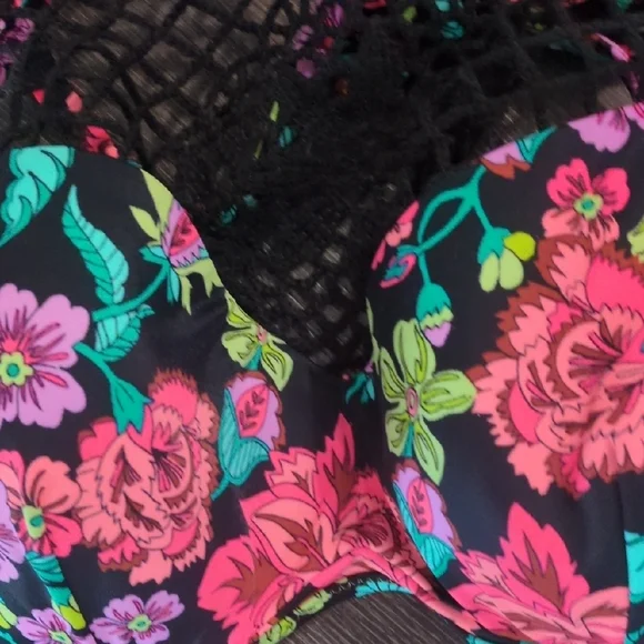 Shade & Shore Black and Pink Underwire Bra with Floral Design - Picture 4 of 6